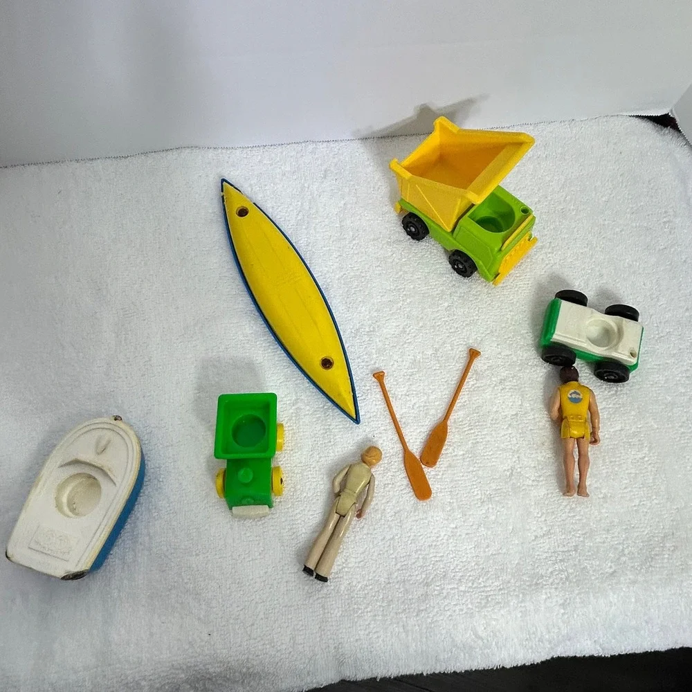 Vintage‎ Fisher-Price Adventure People Lot 1977 Kayak Figures Truck Jeep Train